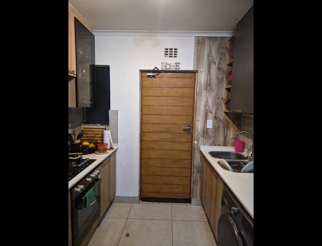 2 BEDROOM TOWNHOUSE TO LET IN GLEN MARAIS
